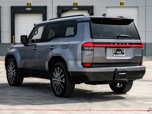 Used 2025 Lexus GX 550 w/ Accessory Package (Z1) image 11