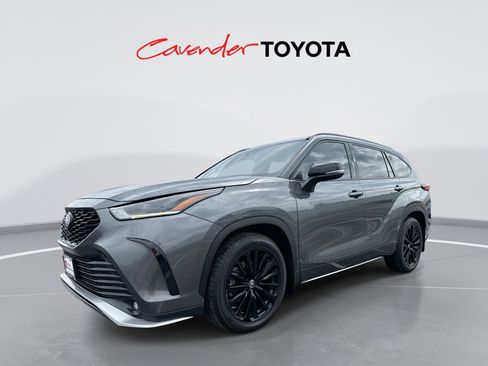 Used 2023 Toyota Highlander XSE image 1