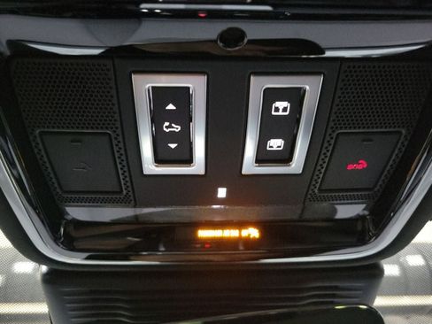 New 2026 Land Rover Range Rover Velar Dynamic SE image 21