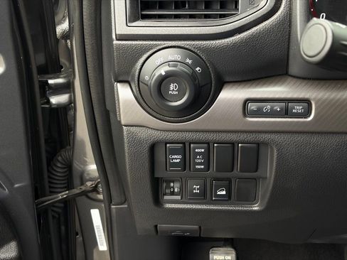 Used 2024 Nissan Titan PRO-4X image 18