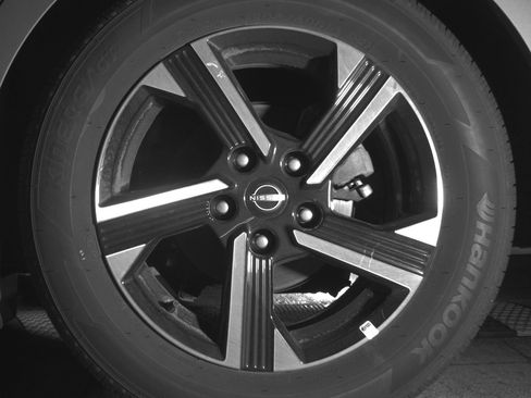 Used 2025 Nissan Sentra SV FWD image 14