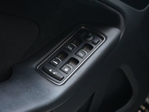 Used 2015 Aston Martin Vanquish Coupe RWD image 24