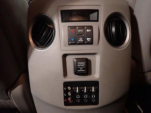 Used 2011 Honda Pilot Touring image 13