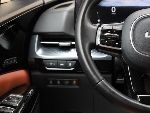 Used 2024 Kia Carnival SX Prestige FWD image 39