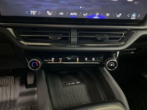 Certified 2025 Chevrolet Equinox EV RS image 17