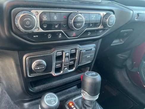 Used 2021 Jeep Wrangler Unlimited Sport image 18