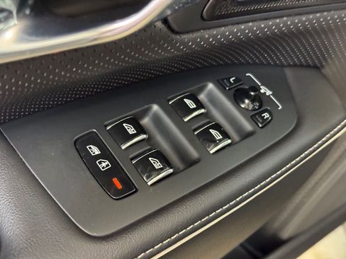 Used 2022 Volvo S90 B6 R-Design w/ Advanced Package image 9