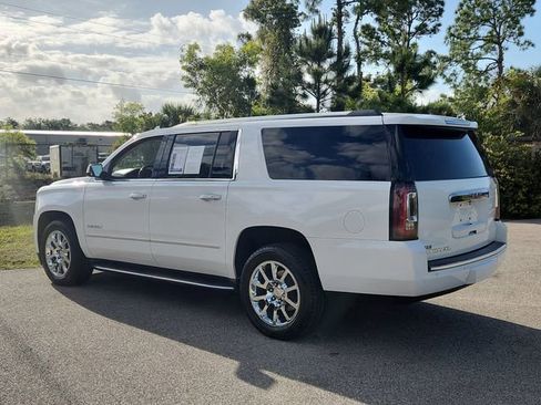 Used 2020 GMC Yukon XL Denali AWD/4WD image 3