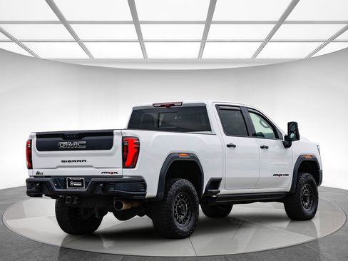 Used 2024 GMC Sierra 2500 AT4X w/ AT4X AEV Edition image 4
