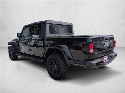 Used 2023 Jeep Gladiator Overland AWD/4WD image 8