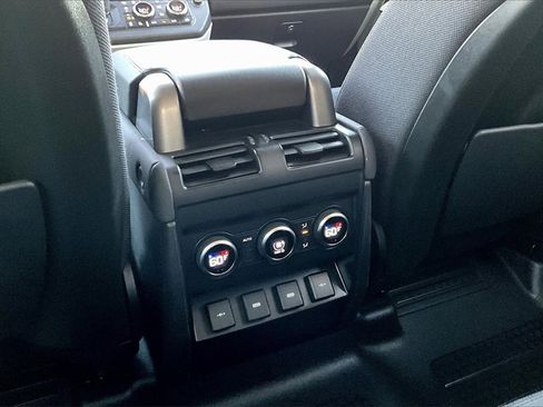 Used 2020 Land Rover Defender 110 SE image 10