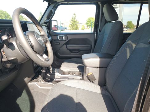 Used 2024 Jeep Wrangler Sport S image 16