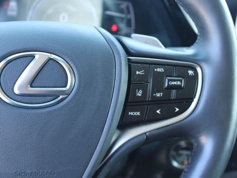 Used 2025 Lexus ES 300h w/ Premium Package FWD image 17