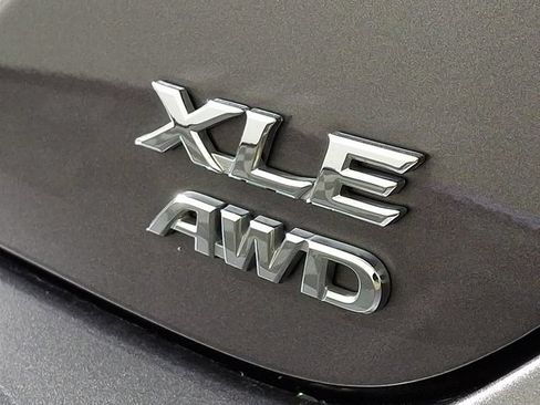 Used 2021 Toyota Camry XLE AWD/4WD image 30