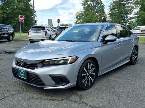 Used 2023 Honda Civic EX image 3