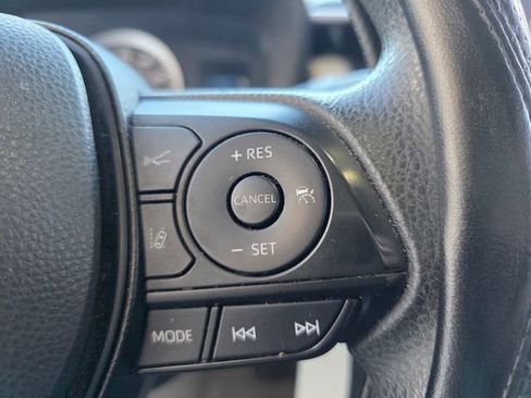 Used 2021 Toyota Corolla LE image 17