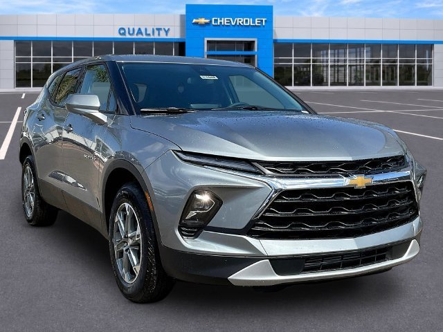 Used 2026 Chevrolet Blazer LT w/ Midnight/Sport Edition FWD image 1