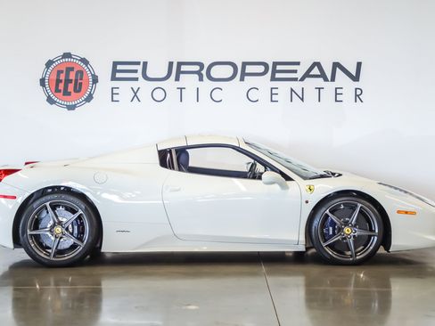 Used 2015 Ferrari 458 Spider RWD image 16