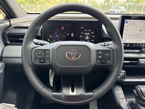 Used 2026 Toyota RAV4 SE AWD/4WD image 11