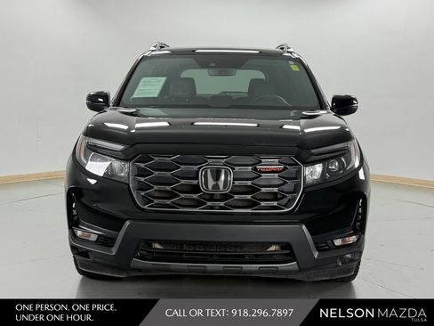 Used 2024 Honda Passport TrailSport image 2