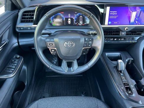 Certified 2023 Toyota Crown w/ Carpet Mat Package (TMS) AWD/4WD image 15