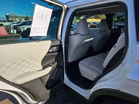 Used 2023 Mitsubishi Outlander SEL image 12