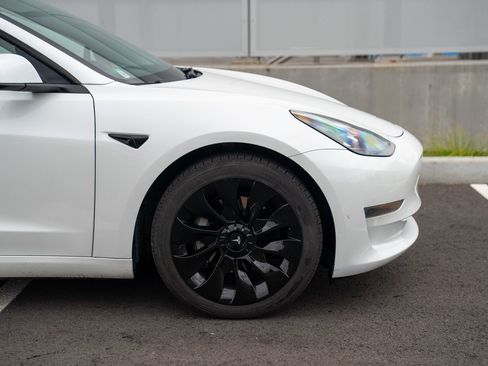 Used 2023 Tesla Model 3 Standard Range RWD image 9