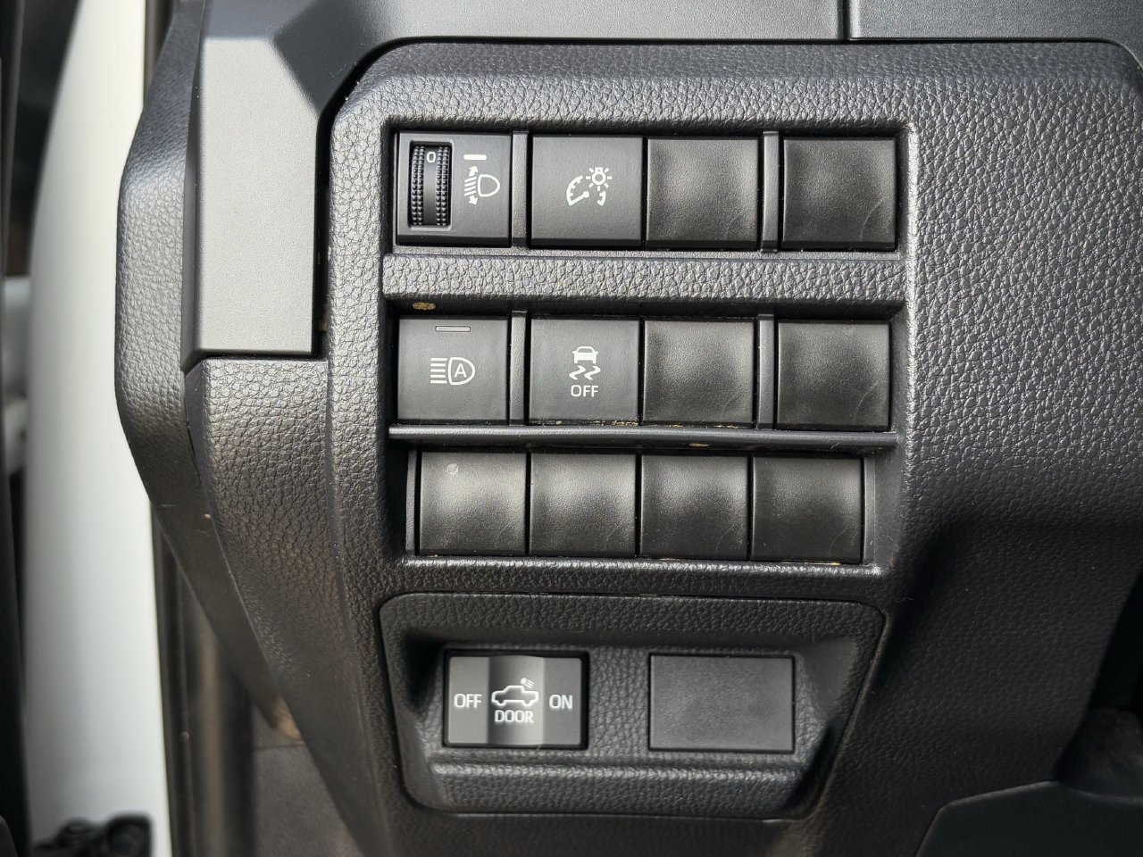 Used 2024 Toyota Tacoma SR RWD image 22
