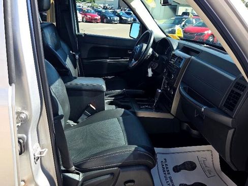 Used 2011 Jeep Liberty Limited Jet image 15
