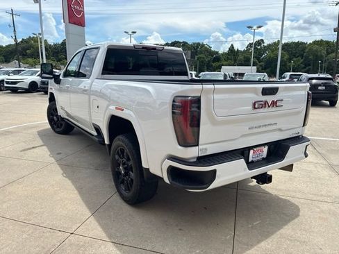 Used 2025 GMC Sierra 2500 AT4 w/ AT4 Premium Plus Package AWD/4WD image 5