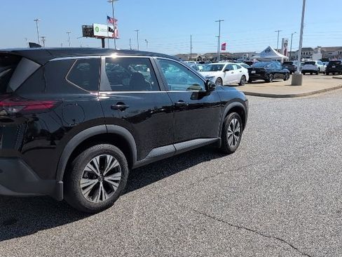 Used 2022 Nissan Rogue SV image 8