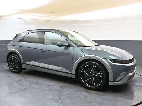 Used 2025 Hyundai Ioniq 5 Limited image 7