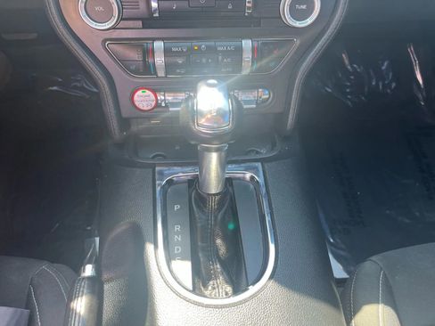 Used 2017 Ford Mustang Coupe image 23