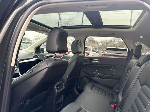 Used 2024 Ford Edge SEL w/ Convenience Package image 16