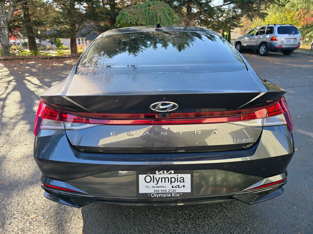 Used 2022 Hyundai Elantra Limited FWD image 5