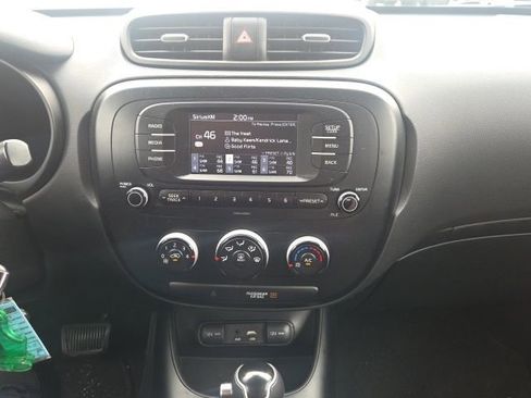 Used 2017 Kia Soul FWD image 24