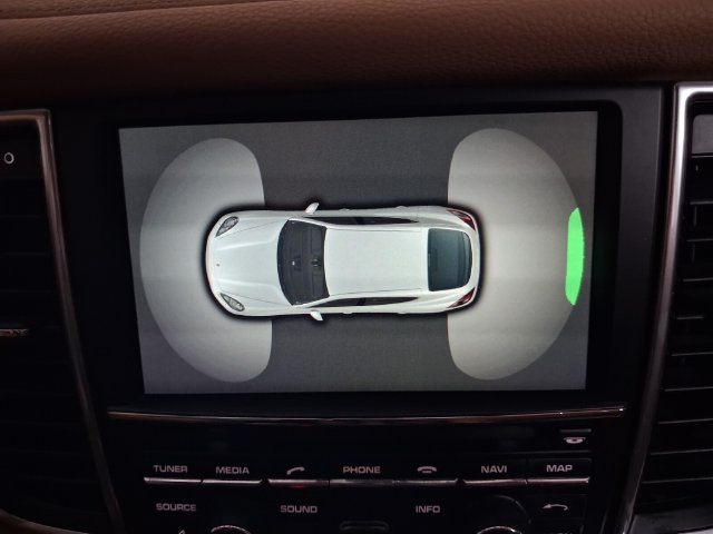 Used 2012 Porsche Panamera 4 image 22
