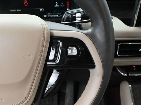 Used 2023 Lincoln Aviator Reserve image 30
