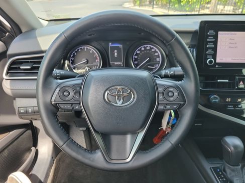 Used 2021 Toyota Camry SE FWD image 31