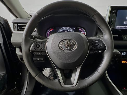 Used 2019 Toyota RAV4 Limited image 18