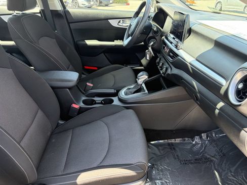 Used 2024 Kia Forte LXS FWD image 16