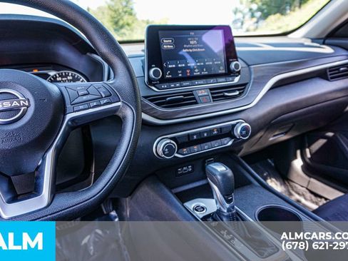 Used 2025 Nissan Altima 2.5 SV FWD image 31
