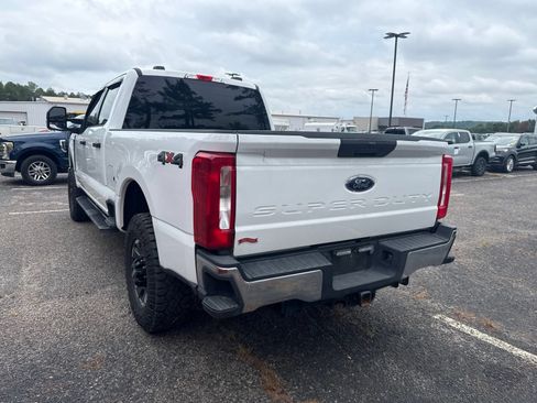 Used 2023 Ford F250 XLT w/ Snow Plow/Camper Package AWD/4WD image 5