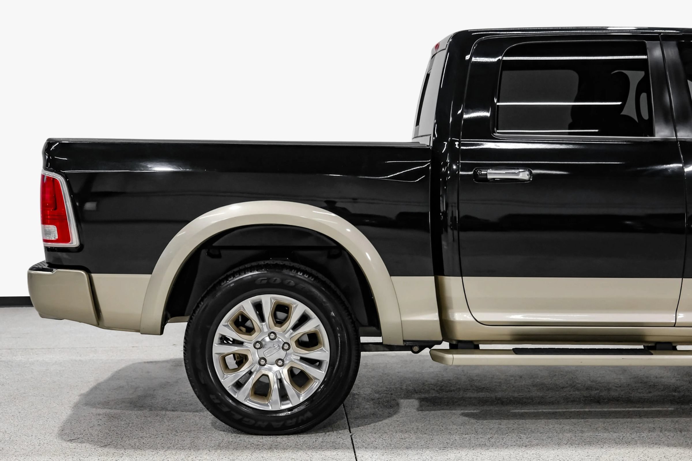 Used 2016 RAM 1500 Laramie Longhorn w/ Convenience Group AWD/4WD image 12