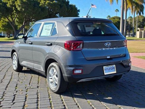 New 2026 Hyundai Venue SE FWD image 7