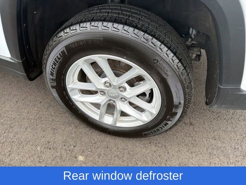 Used 2024 Jeep Grand Cherokee L Laredo image 25