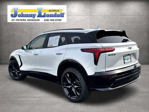 Used 2025 Chevrolet Blazer EV RS AWD/4WD image 3