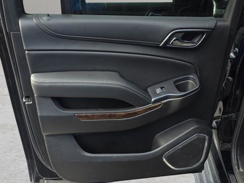 Used 2018 Chevrolet Suburban LT image 13