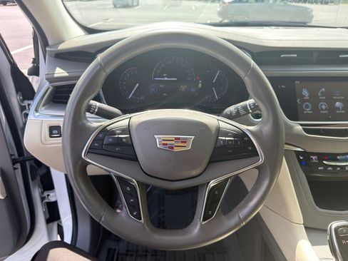 Used 2017 Cadillac XT5 Premium Luxury w/ LPO, Wheel Lock Package AWD/4WD image 14