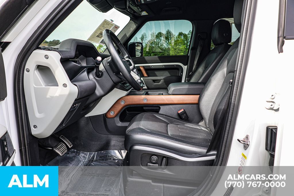 Used 2022 Land Rover Defender 110 X-Dynamic SE AWD/4WD image 17